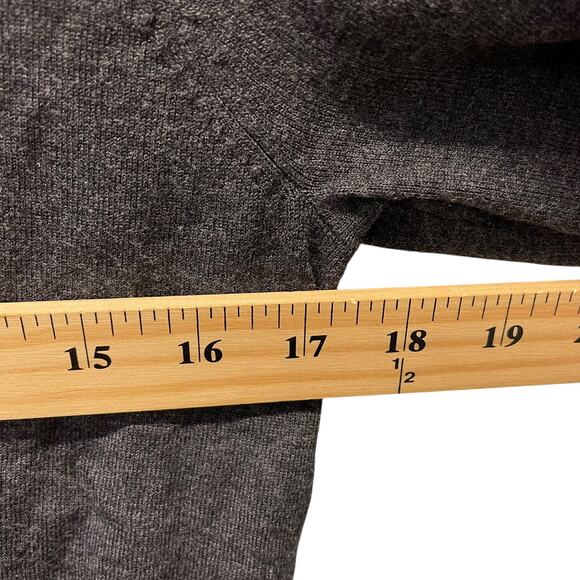 Yest Grey Cardigan Crocheted Back Size 6 - Picture 4 of 7